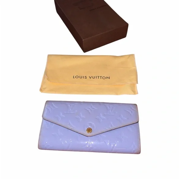 Louis Vuitton Monogram Vernis Patent Leather Sarah Wallet - Picture 2 of 7